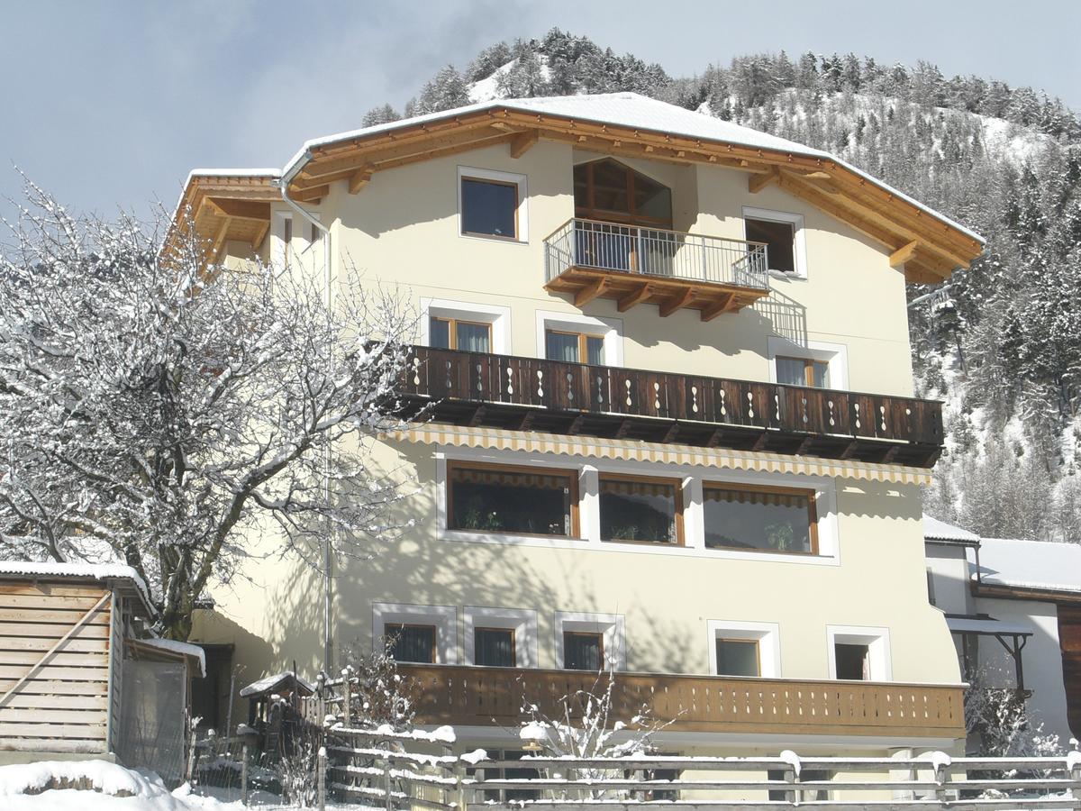 Hotel Chavalatsch Tubre Exterior foto
